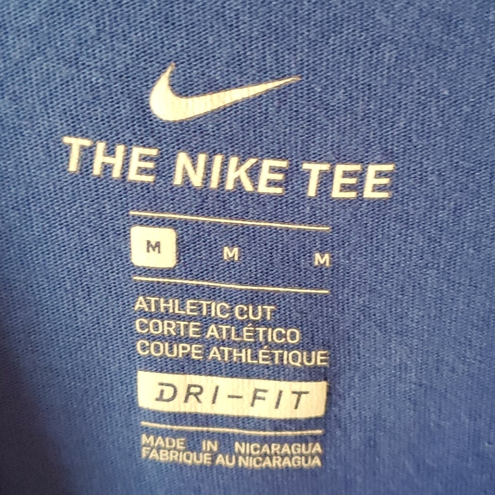 Nike tee size medium athletic cut blue pink white - Picture 3 of 4